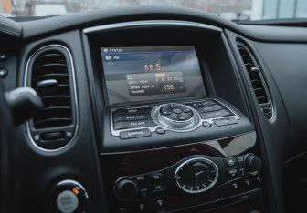 Подержанный автомобиль Infiniti QX50 2017 года (12 фото)