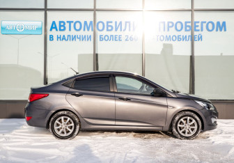Подержанный автомобиль Hyundai Solaris Sedan 2015 года (6 фото)