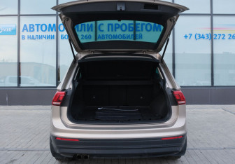 Подержанный автомобиль Volkswagen Tiguan 2018 года (19 фото)