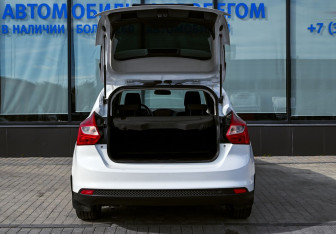 Подержанный автомобиль Ford Focus Hatchback 2011 года (20 фото)