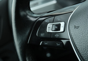 Подержанный автомобиль Volkswagen Tiguan 2019 года (14 фото)