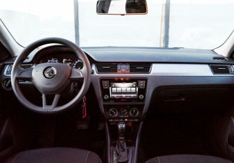 Подержанный автомобиль Skoda Rapid Liftback 2019 года (16 фото)