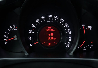 Подержанный автомобиль Kia Sportage 2010 года (17 фото)