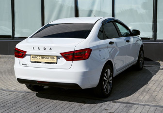 Подержанный автомобиль LADA (ВАЗ) Vesta Sedan 2017 года (5 фото)