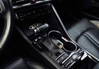Подержанный автомобиль Kia K5 2021 года (15 фото)