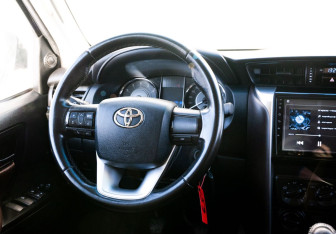 Подержанный автомобиль Toyota Fortuner 2020 года (11 фото)