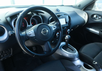 Подержанный автомобиль Nissan Juke 2012 года (9 фото)