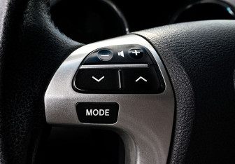 Подержанный автомобиль Toyota Highlander 2012 года (14 фото)