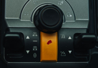 Подержанный автомобиль Land Rover Discovery 2007 года (13 фото)