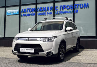 Подержанный автомобиль Mitsubishi Outlander 2014 года (1 фото)