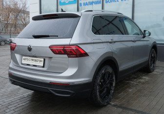 Подержанный автомобиль Volkswagen Tiguan 2021 года (5 фото)