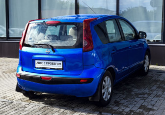 Подержанный автомобиль Nissan Note 2006 года (5 фото)
