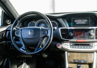 Подержанный автомобиль Honda Accord Sedan 2013 года (19 фото)
