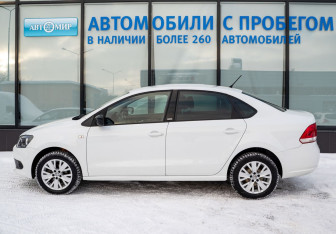 Подержанный автомобиль Volkswagen Polo Sedan 2014 года (2 фото)