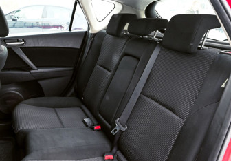 Подержанный автомобиль Mazda 3 Hatchback 2011 года (18 фото)