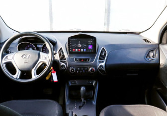 Подержанный автомобиль Hyundai ix35 2011 года (17 фото)