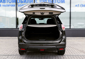 Подержанный автомобиль Nissan X-Trail 2018 года (20 фото)
