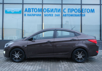 Подержанный автомобиль Hyundai Solaris Sedan 2014 года (2 фото)