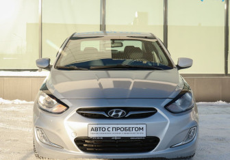 Подержанный автомобиль Hyundai Solaris Sedan 2013 года (8 фото)