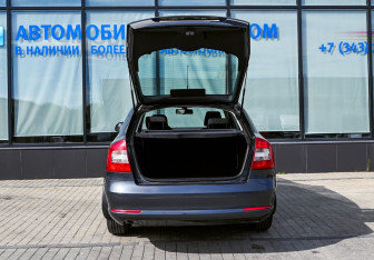 Подержанный автомобиль Skoda Octavia Liftback 2010 года (18 фото)