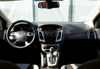Подержанный автомобиль Ford Focus Hatchback 2013 года (18 фото)