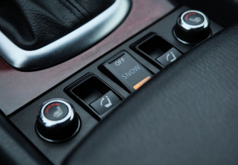 Подержанный автомобиль Infiniti QX50 2017 года (14 фото)