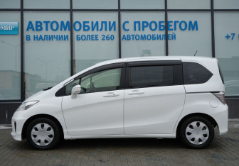 Подержанный автомобиль Honda Freed 2016 года (2 фото)