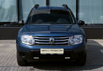 Подержанный автомобиль Renault Duster 2014 года (8 фото)