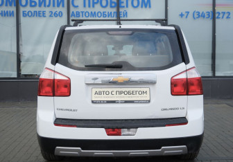Подержанный автомобиль Chevrolet Orlando 2012 года (4 фото)
