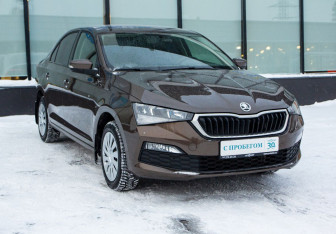 Подержанный автомобиль Skoda Rapid Liftback 2020 года (7 фото)