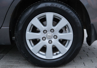 Подержанный автомобиль Toyota Camry Sedan 2007 года (19 фото)