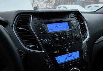 Подержанный автомобиль Hyundai Santa Fe 2013 года (12 фото)