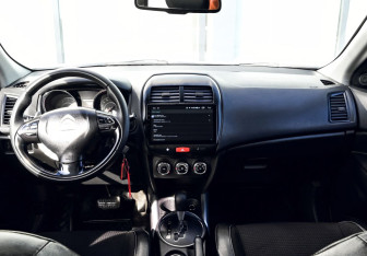 Подержанный автомобиль Citroen C4 Aircross 2012 года (18 фото)