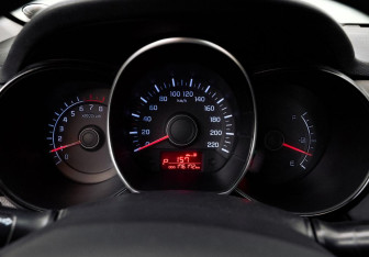 Подержанный автомобиль Kia Rio Sedan 2012 года (11 фото)