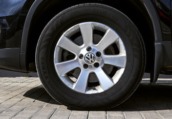 Подержанный автомобиль Volkswagen Tiguan 2013 года (19 фото)
