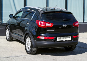 Подержанный автомобиль Kia Sportage 2013 года (3 фото)