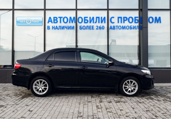 Подержанный автомобиль Toyota Corolla Sedan 2010 года (6 фото)