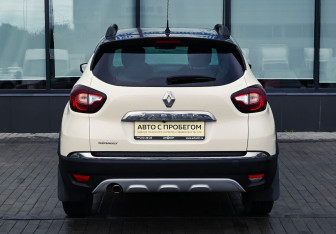 Подержанный автомобиль Renault Kaptur 2018 года (17 фото)