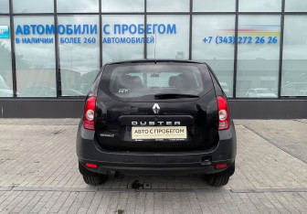 Подержанный автомобиль Renault Duster 2013 года (4 фото)