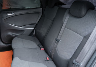 Подержанный автомобиль Hyundai Solaris Sedan 2013 года (19 фото)