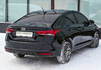 Подержанный автомобиль Hyundai Solaris Sedan 2021 года (5 фото)