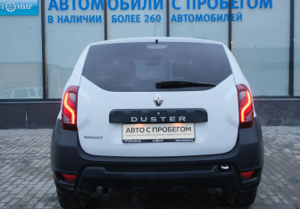 Подержанный автомобиль Renault Duster 2018 года (4 фото)