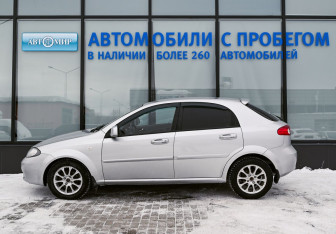 Подержанный автомобиль Chevrolet Lacetti Hatchback 2012 года (2 фото)
