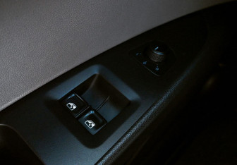Подержанный автомобиль SEAT Leon Hatchback 2013 года (12 фото)