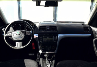 Подержанный автомобиль Skoda Yeti 2010 года (18 фото)