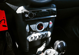 Подержанный автомобиль MINI Hatch 2006 года (8 фото)