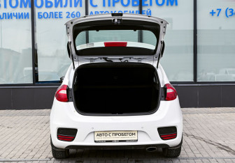 Подержанный автомобиль Kia Ceed Hatchback 2018 года (19 фото)