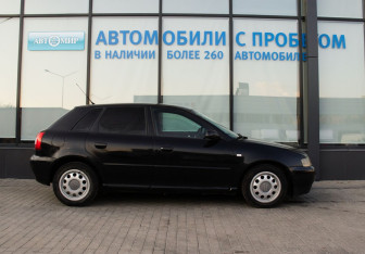 Подержанный автомобиль Audi A3 Hatchback 2002 года (6 фото)