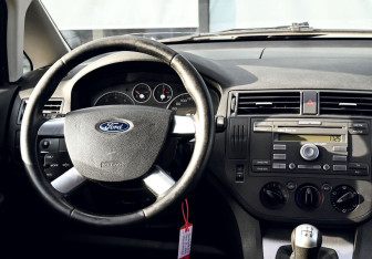 Подержанный автомобиль Ford C-MAX 2004 года (17 фото)