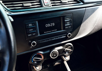 Подержанный автомобиль Kia Rio Sedan 2020 года (12 фото)